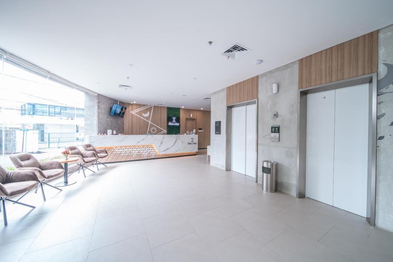 All Nite & Day Kebon Jeruk Jakarta Exterior photo
